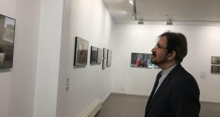 بازدید بهرام قاسمی از دومین نمایشگاه بین المللی ایران فتو در پاریس