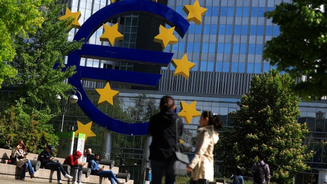 بانک مرکزی اروپا میانگین تورم منطقه یورو در ماه گذشته را 2 درصد هدف‌گذاری کرده بود اما آمارها از شکست این هدف‌گذاری حکایت دارد.بانک مرکزی اروپا میانگین تورم منطقه یورو در ماه گذشته را 2 درصد هدف‌گذاری کرده بود اما آمارها از شکست این هدف‌گذاری حکایت دارد.